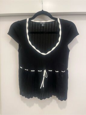 BCBG Black Knit Short Sleeve Tunic with White Trim